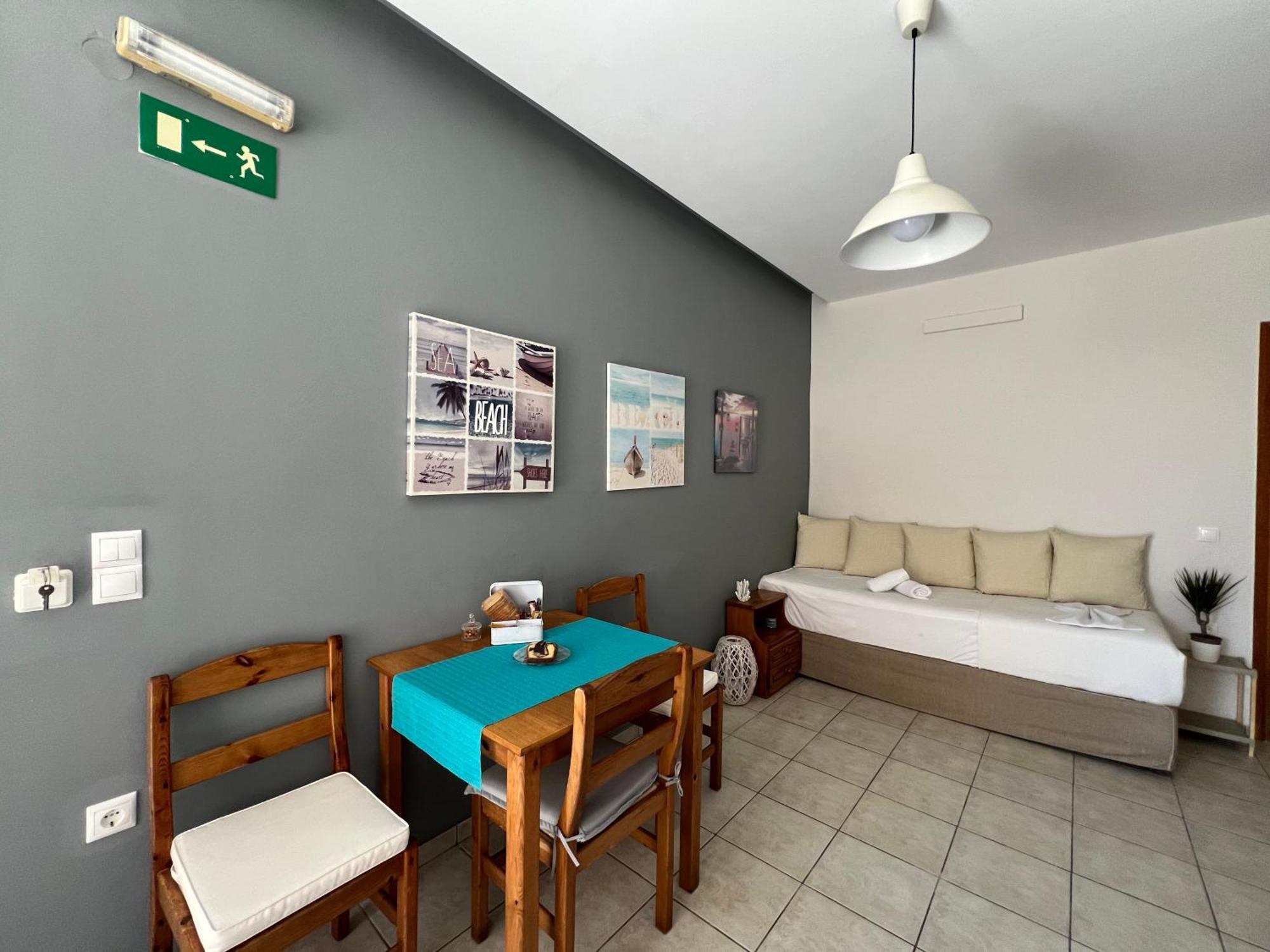 Artemis Rooms Two Steps By The Sea Platanés Exterior photo