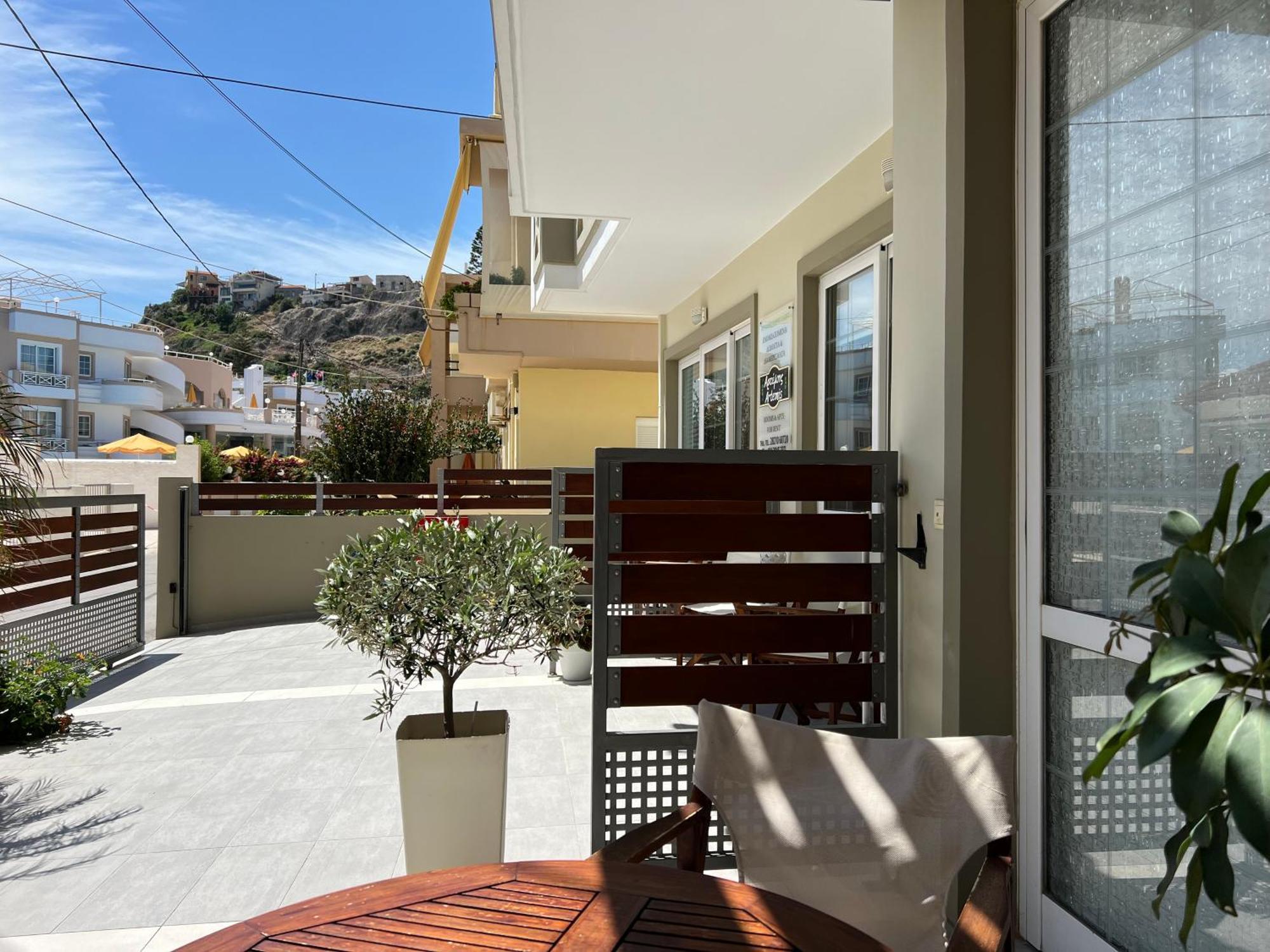 Artemis Rooms Two Steps By The Sea Platanés Exterior photo