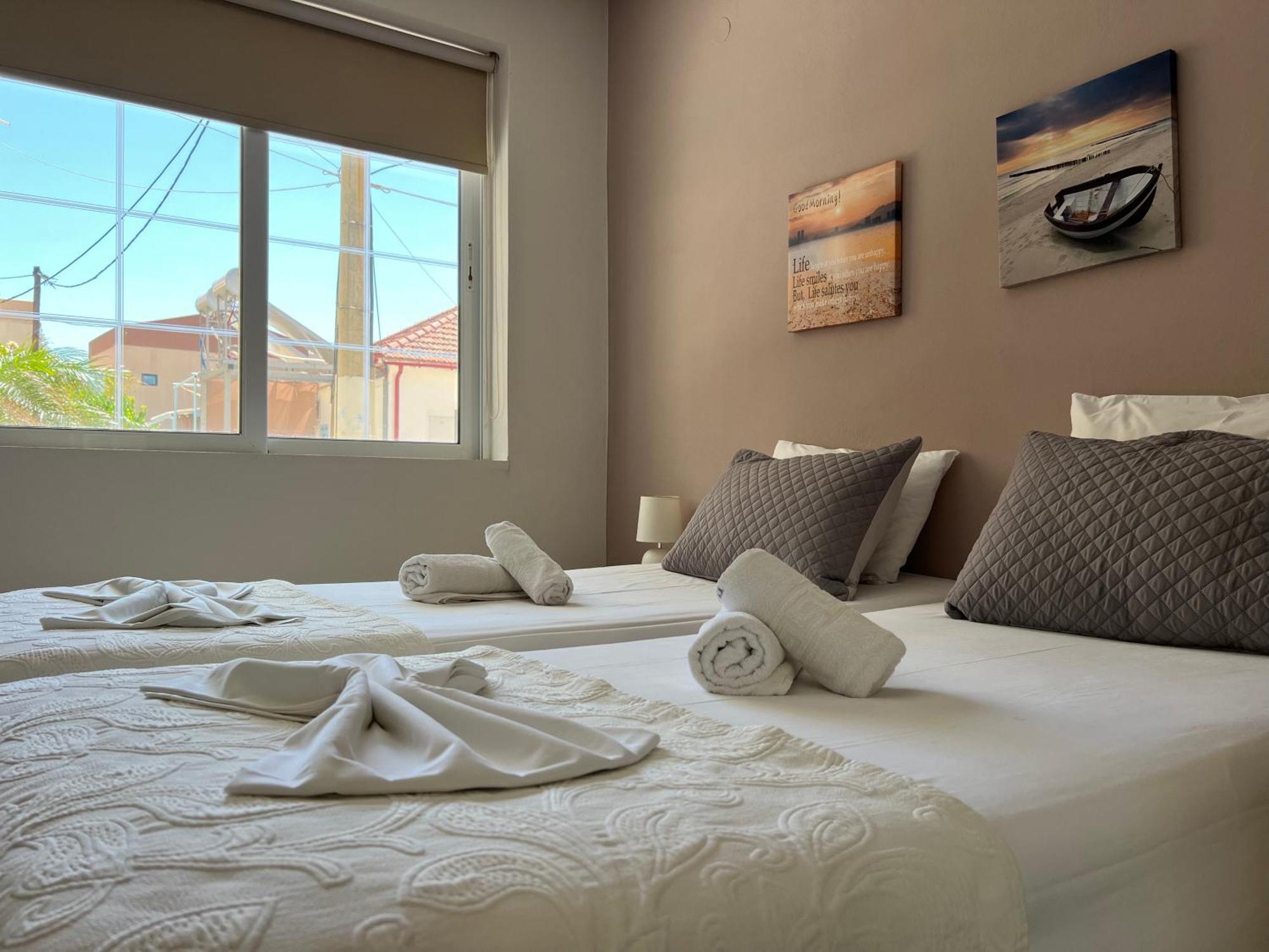 Artemis Rooms Two Steps By The Sea Platanés Exterior photo