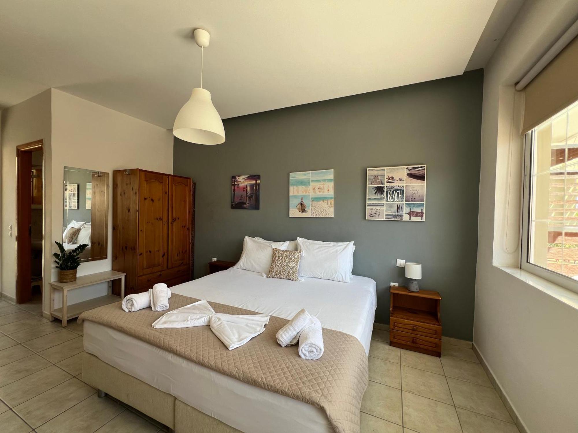 Artemis Rooms Two Steps By The Sea Platanés Exterior photo
