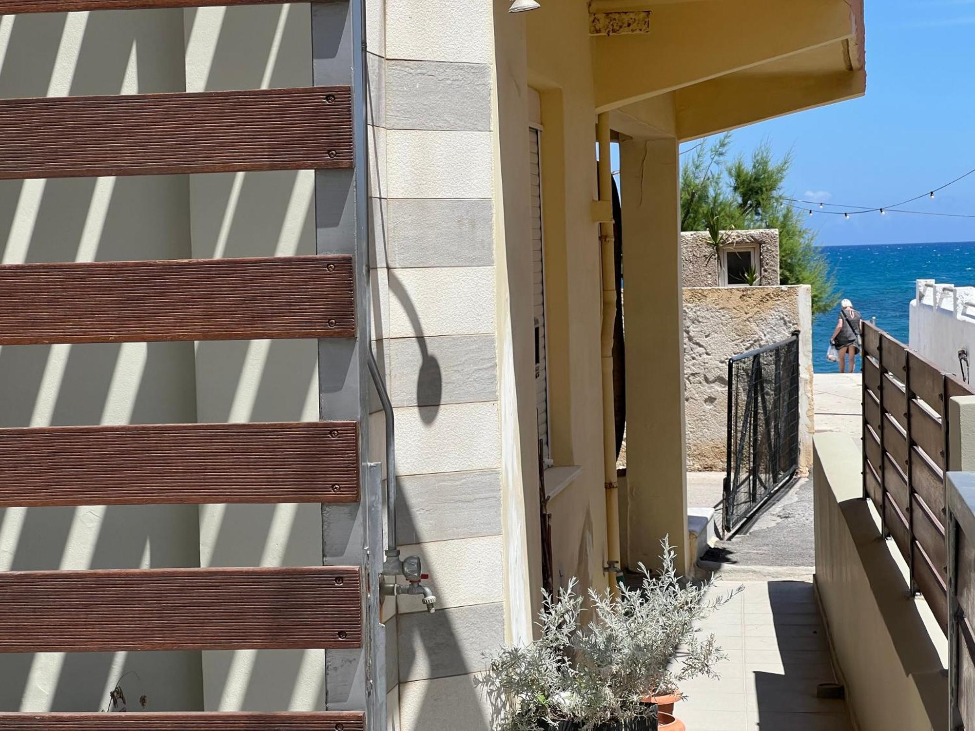 Artemis Rooms Two Steps By The Sea Platanés Exterior photo