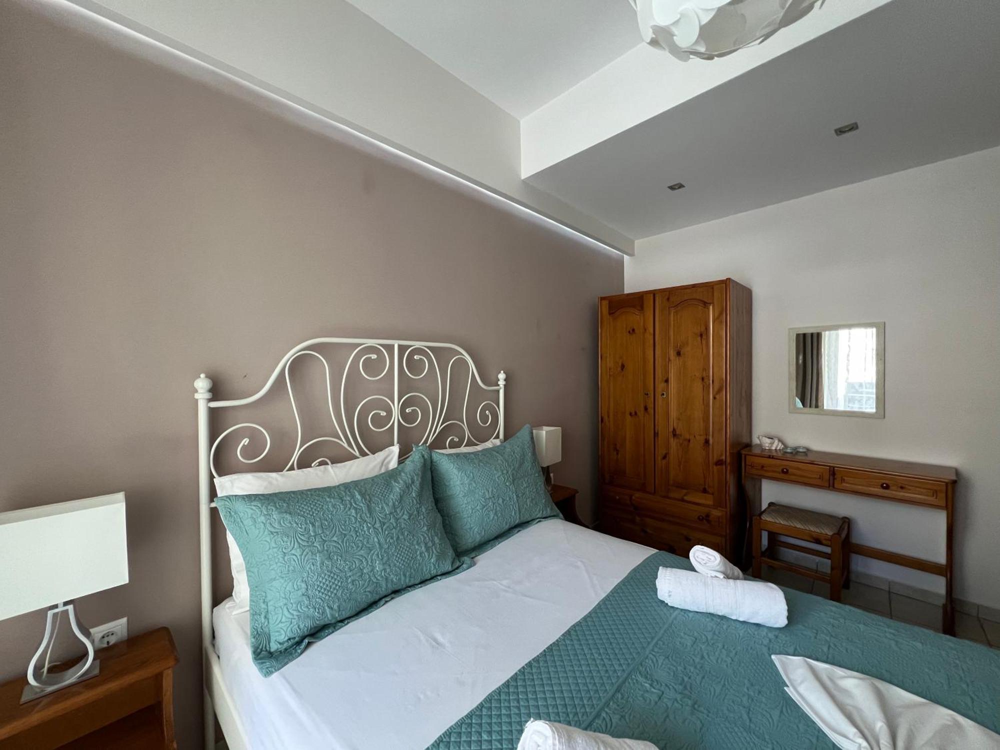 Artemis Rooms Two Steps By The Sea Platanés Exterior photo