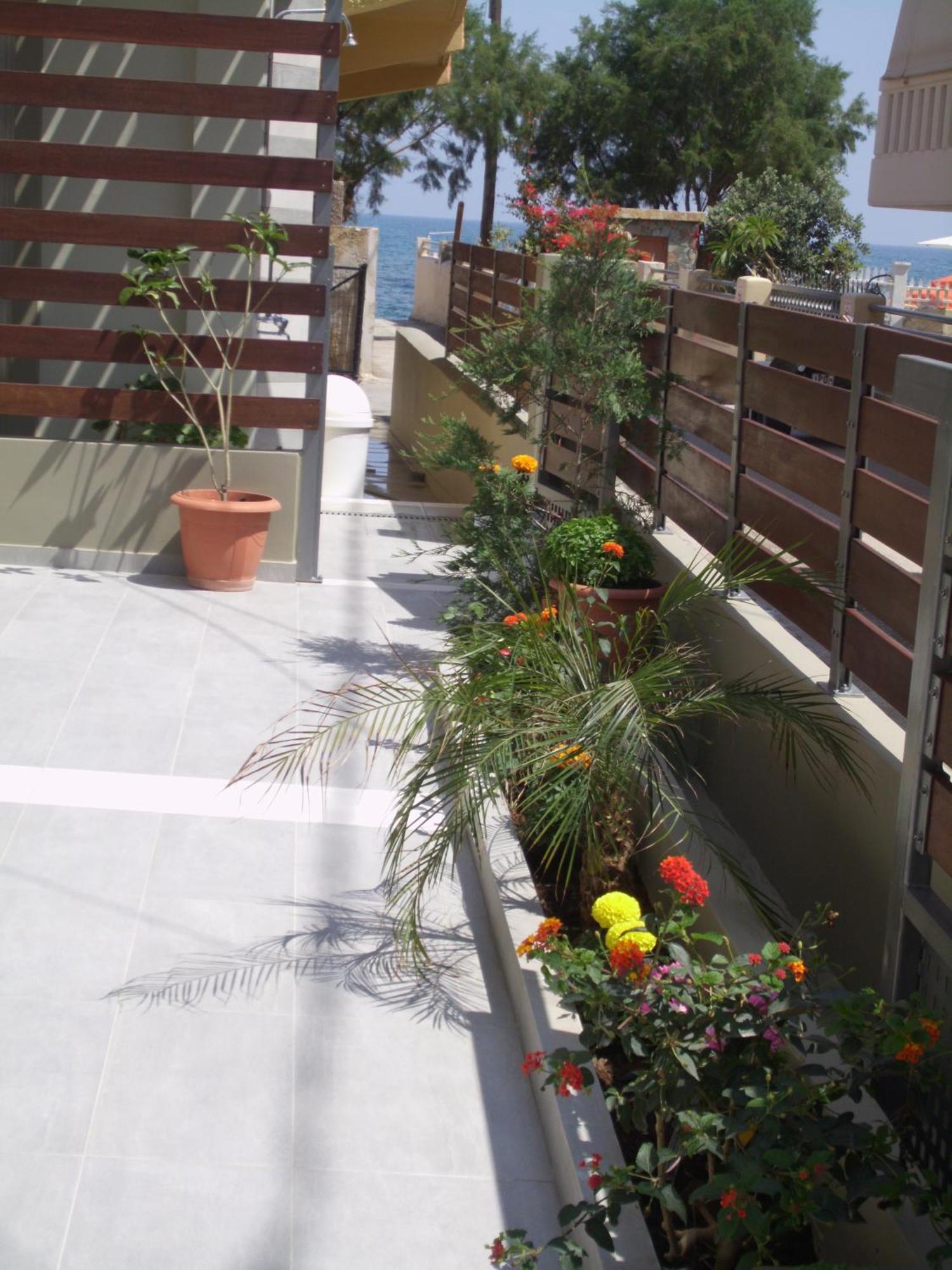 Artemis Rooms Two Steps By The Sea Platanés Exterior photo